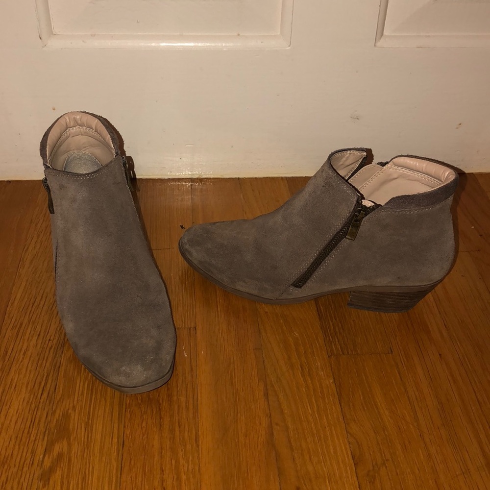 Apri booties with supper on sides